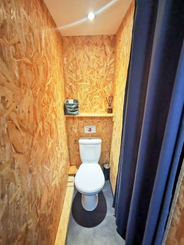 Hostal D�pendance Au Calme Avec Piscine