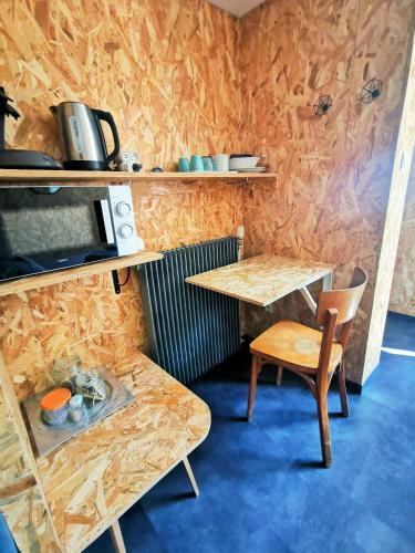 Hostal D�pendance Au Calme Avec Piscine