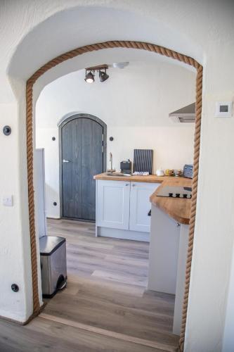 The Nest, Hobbit House