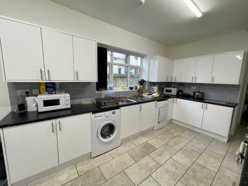 Hostal Deluxe En-suite Room In Cv1