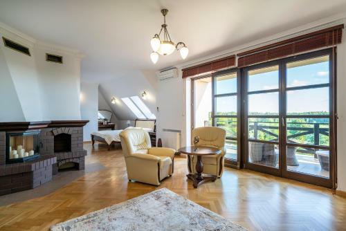 Villa Lakeland Residence