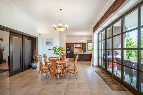 Villa Lakeland Residence