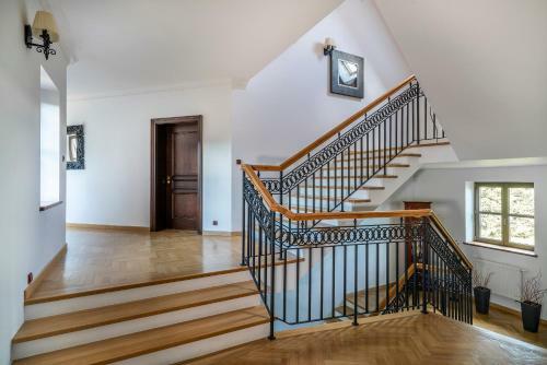 Villa Lakeland Residence