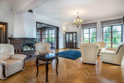 Villa Lakeland Residence