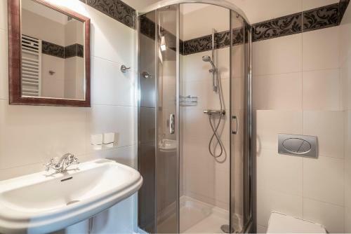 Villa Lakeland Residence