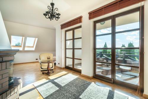 Villa Lakeland Residence