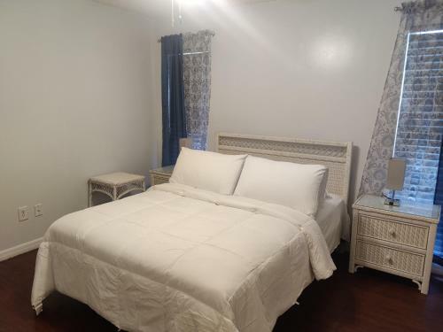 Apartamento Cheerful 3-bedroom Home With Pool