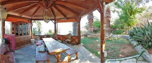 Villa With Gardens And Stunning Views