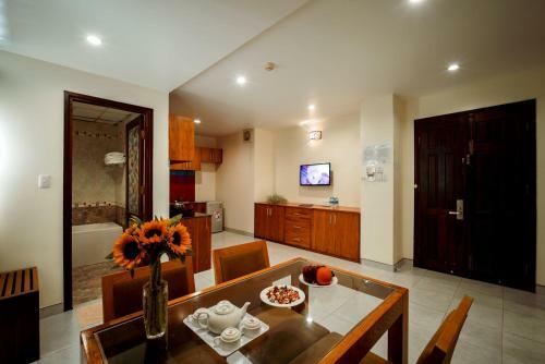 Amis Hotel