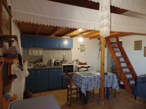 Evelyn's Country House