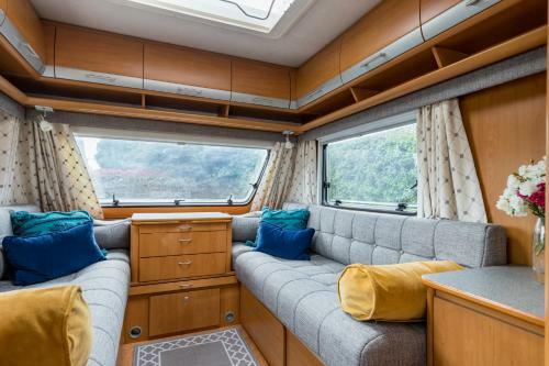 Cosy Caravan On Luxury Campsite
