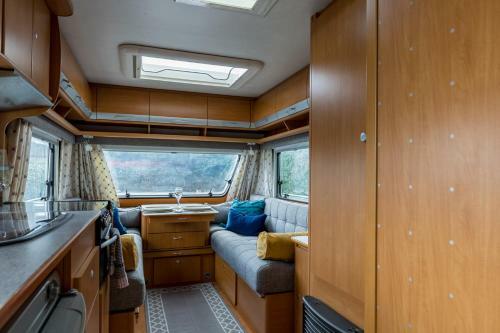 Cosy Caravan On Luxury Campsite