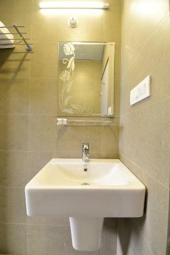 Hotel Ambika Grand
