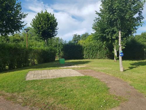 Camping Les Roulottes Du Bazois