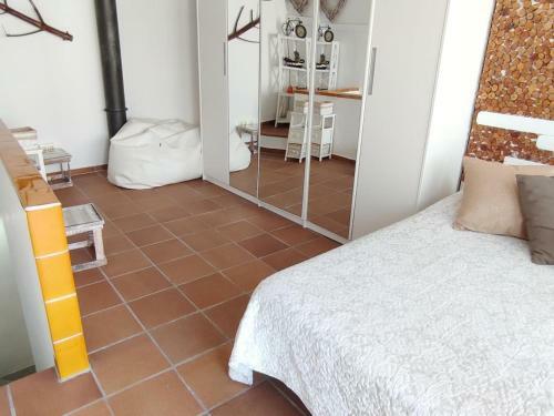 332 House In Llan��