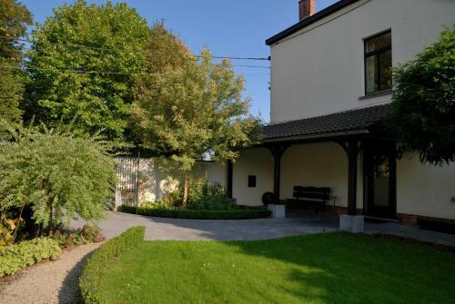 Hostal Guesthouse Les Tilleuls