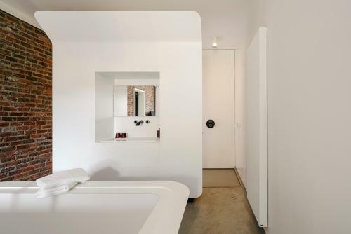 B&B Bed And Beyond