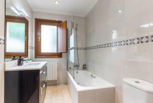 Caser�o Entre Bilbao Y Urdaibai