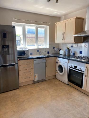 Apartamento Lovely 3 Bedroom Flat Close From Station