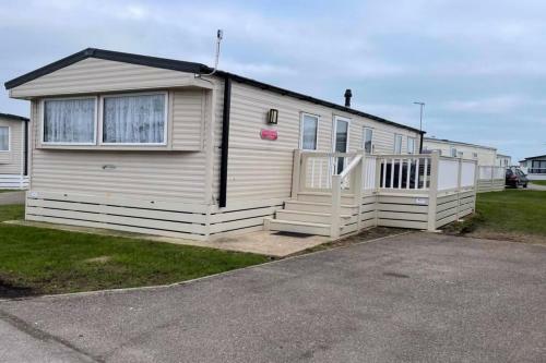 Immaculate 2-bed Sleeps 6 In Pevensey Bay