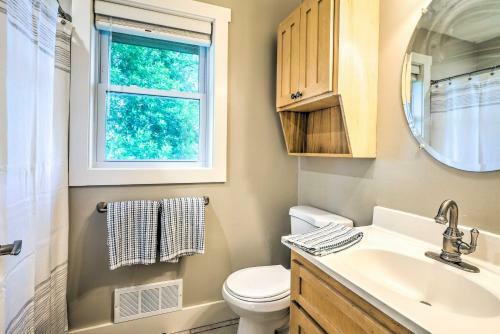 Waterfront Mound Retreat With Boat Dock Access!