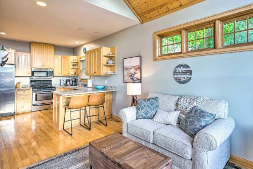 Waterfront Mound Retreat With Boat Dock Access!