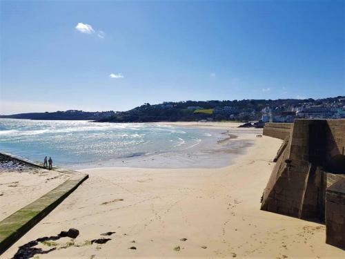 High Quality Detached House With Parking St. Ives
