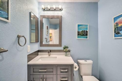 Family Reno Home With Spacious Yard And Fire Pit