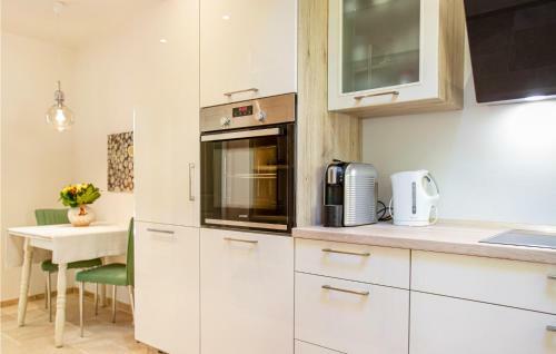 Nice Home In Nideggen With Wifi And 3 Bedrooms