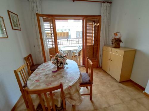 Apartamento 2 Dormitorios - Urb. Paraiso