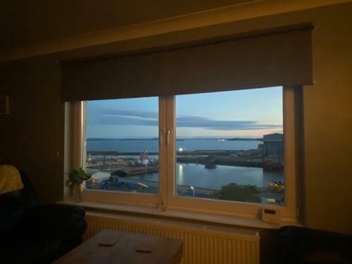 Burnt Island 2 Bed Apartment With Stunning Views