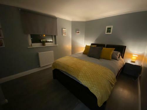 Burnt Island 2 Bed Apartment With Stunning Views