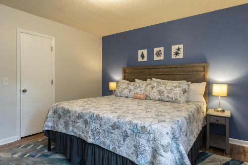 Beach Happy By Oak Island Accommodations