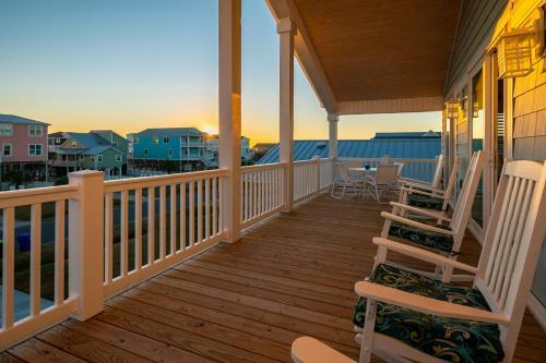 Long Call By Oak Island Accommodations