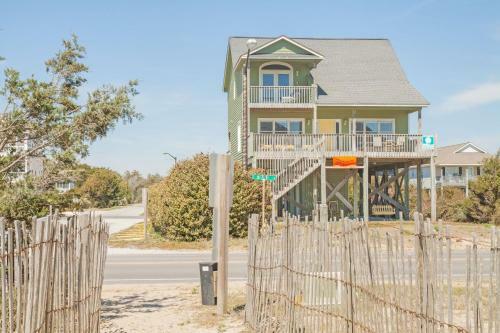Southern Horizons By Oak Island Accommodations