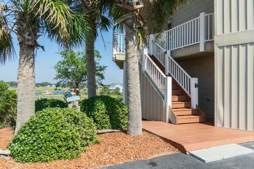 Island Tower By Oak Island Accommodations