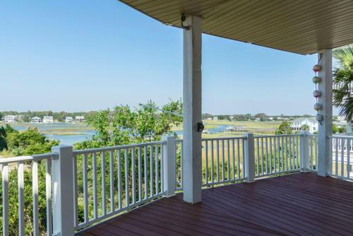 Island Tower By Oak Island Accommodations