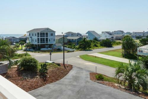 Island Tower By Oak Island Accommodations