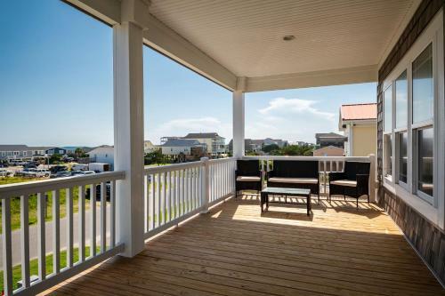 Sweet Sunshine By Oak Island Accommodations