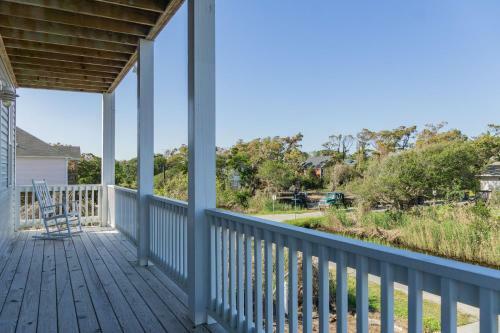 Kiki Hut By Oak Island Accommodations