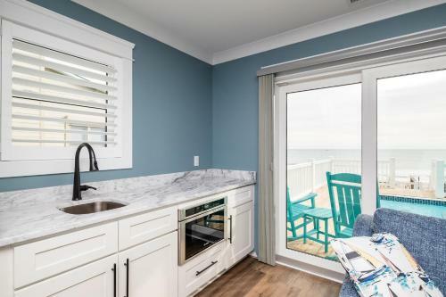 The Sandcastle By Oak Island Accommodations