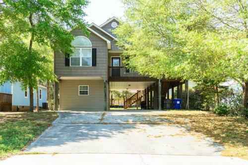 Island Delight By Oak Island Accommodations