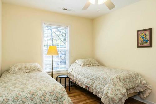 Island Delight By Oak Island Accommodations