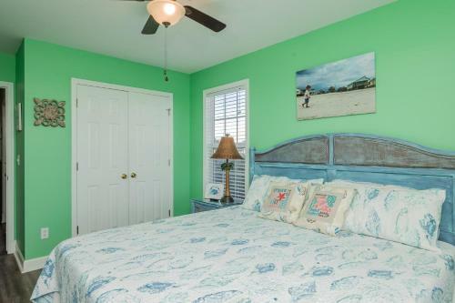 Sherrys Paradise By Oak Island Accommodations