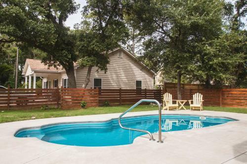 The Gypsy Rose By Oak Island Accommodations