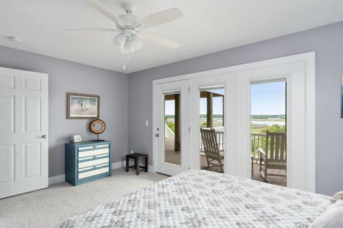 Kings Lynn Inn By Oak Island Accommodations