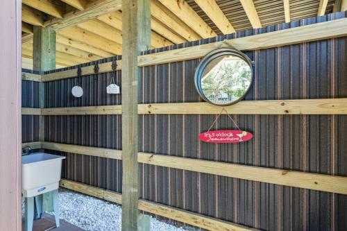 Kings Lynn Inn By Oak Island Accommodations
