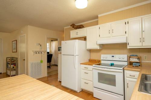 Pearls Place By Oak Island Accommodations