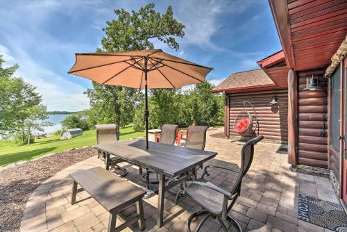 Unique 3-building Home With Gorgeous Lake Views