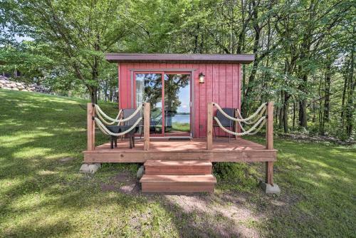Unique 3-building Home With Gorgeous Lake Views